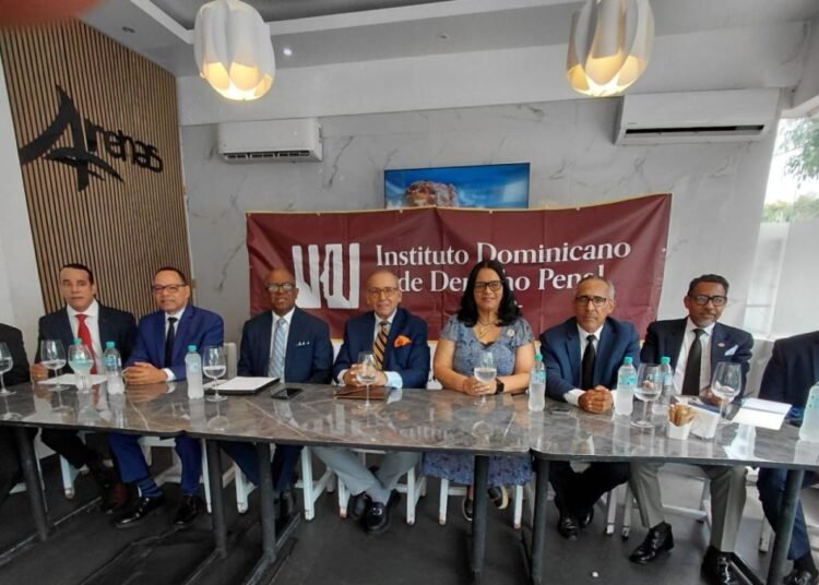 Crisis judicial en alerta: Abogados exigen convocar al CNM ante la incertidumbre legal