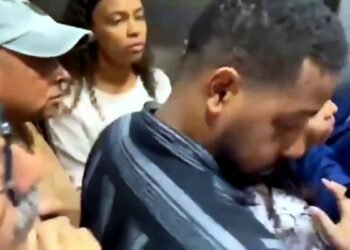 Terror en Indotel: Periodistas quedan atrapados en ascensor por 35 minutos