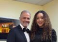 El emotivo gesto de la esposa de Carlos Alfredo que desafía los prejuicios sobre la edad