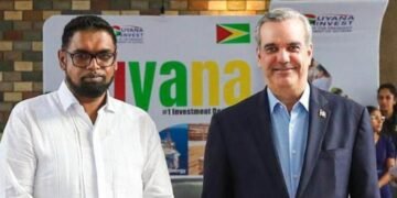 Abinader llega a Guyana para sellar una alianza estratégica clave con el presidente Mohamed Irfaan Ali