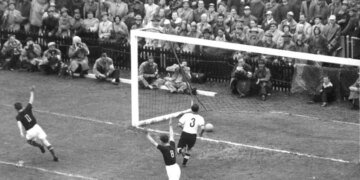 ¿Llegó el fin del récord de 27 goles de la Hungría de Puskás?