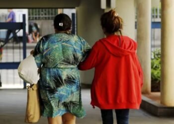 Indignación en Río: detienen a seis adolescentes por violación grupal a una joven