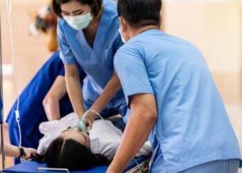 Salarios de enfermería en hospitales públicos suben hasta un 60 % desde 2020