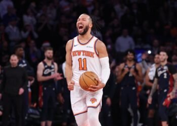 Histórica remontada: los Knicks borran una desventaja de 22 puntos en el último cuarto y desatan la locura en Nueva York