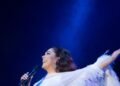Isabel Pantoja hace historia en Altos de Chavón con un concierto sinfónico inolvidable junto a la Filarmónica de Santo Domingo
