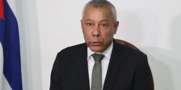 Embajador de Cuba en RD arremete contra EE. UU. por cargos impuestos a Raúl Castro
