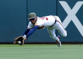 MLB: Eli White es activado y José Azócar es puesto en asignación