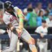 Alerta en Atlanta: Ronald Acuña Jr sale del juego ante Marlins por lesión en el pulgar