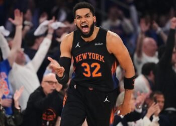 Karl-Anthony Towns lidera a los Knicks con doble-doble y pone la serie 2-0 frente a los Cavaliers