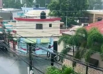 Caos por inundaciones: Fuertes lluvias golpean el Este de Santo Domingo