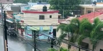 Caos por inundaciones: Fuertes lluvias golpean el Este de Santo Domingo