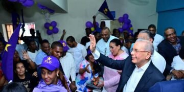 Danilo Medina arremete contra la JCE por la tardanza en prohibir las encuestas