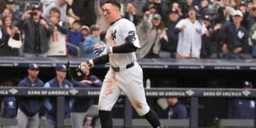 Aaron Judge sentencia a los Rays con un jonrón decisivo y le da el triunfo a los Yankees