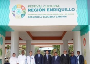 El Festival Cultural de la Región Enriquillo culmina con éxito rotundo, honores del Senado y un espectacular cierre musical