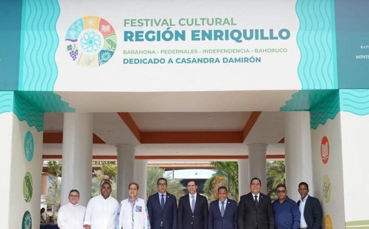 El Festival Cultural de la Región Enriquillo culmina con éxito rotundo, honores del Senado y un espectacular cierre musical