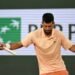 Djokovic sobrevive a un duelo épico y sigue firme en su camino por Roland Garros