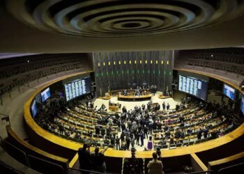 Histórico: Brasil aprueba reducir la jornada laboral a 40 horas semanales