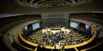 Histórico: Brasil aprueba reducir la jornada laboral a 40 horas semanales