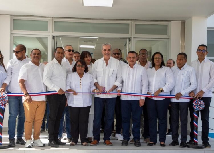 Abinader entrega moderno Hospital Materno Infantil en Barahona tras millonaria ampliación