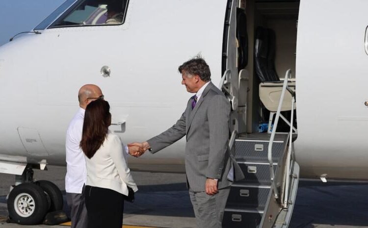 Llega a República Dominicana el subsecretario de Estado de EE. UU. Christopher Landau en visita clave