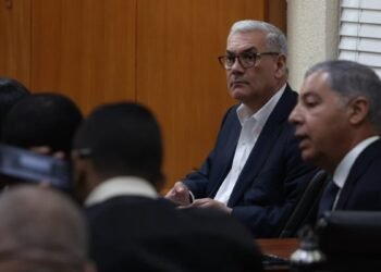Gonzalo Castillo desafía al caso Calamar y lanza su apuesta presidencial para 2028