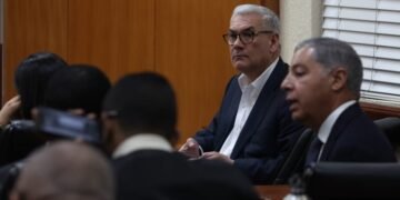 Gonzalo Castillo desafía al caso Calamar y lanza su apuesta presidencial para 2028