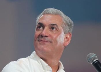 Jueza habilita a Gonzalo Castillo para competir por la presidencia