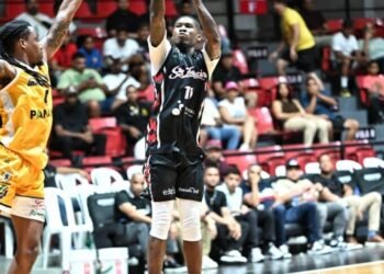 Gigantes se mantienen invictos tras vencer a Metros en un final de infarto