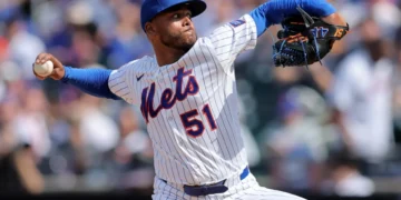 Freddy Peralta se luce con 7 ponches en una actuación dominante desde la lomita