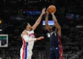 James Harden lidera la explosiva remontada de los Cavaliers ante los Pistons