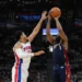 James Harden lidera la explosiva remontada de los Cavaliers ante los Pistons