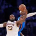 Oklahoma City aplasta a los Lakers y se pone a un paso de la barrida con un contundente 3-0
