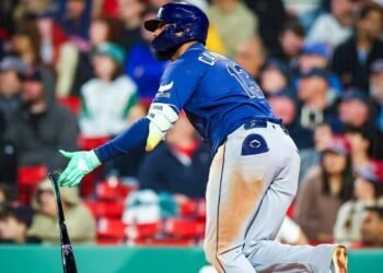 Junior Caminero sacude un jonrón monumental de 449 pies y alcanza los 10 cuadrangulares en la temporada