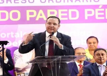 Johnny Pujols arremete contra el recorte de fondos a partidos políticos: ¿En peligro la democracia?