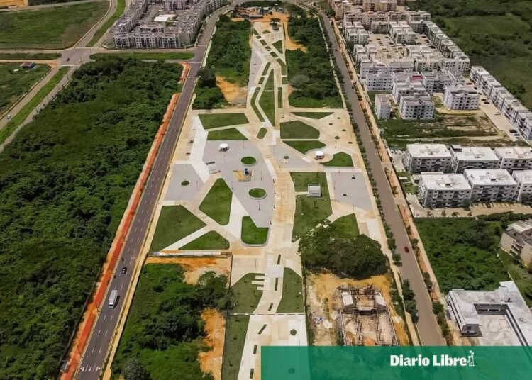 Ciudad Juan Bosch estrena la moderna Plaza Constitución: así luce la nueva joya urbana