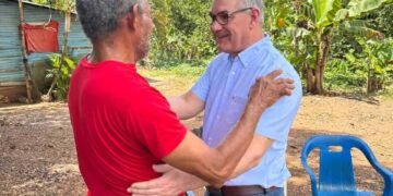 Gonzalo Castillo regresa a las calles: el exministro marca su vuelta a la actividad política