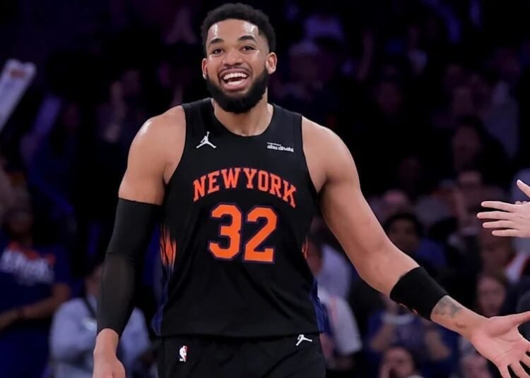 Karl-Anthony Towns calla bocas con una actuación histórica que cambia su destino en la NBA
