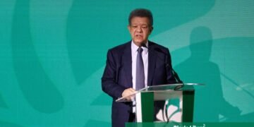 Leonel Fernández arremete contra el recorte de presupuesto a los partidos políticos