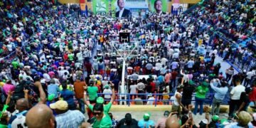 Leonel Fernández arrasa en Barahona: Masiva juramentación marca territorio político