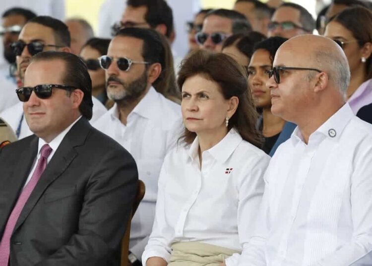 Raquel Peña rompe el silencio tras la inesperada renuncia del senador Antonio Taveras