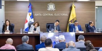 JCE pone freno a las encuestas: prohíben su difusión fuera de precampaña