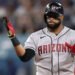 Alerta en Arizona: Carlos Santana sufre un duro revés y posterga su regreso a las Grandes Ligas