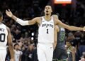 Wembanyama firma una actuación histórica y guía a los Spurs a la victoria