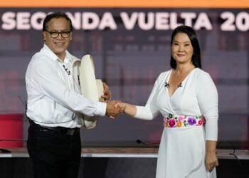 Elecciones Perú: la ventaja de Fujimori sobre Sánchez se desploma a un mínimo de 0,17 % con el 93 % de actas contadas