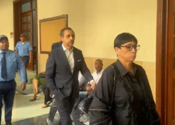 Así llegaron Antonio y Maribel Espaillat al Palacio de Justicia de Ciudad Nueva