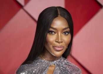 Naomi Campbell rompe el silencio y lucha contra su inhabilitación como fideicomisaria benéfica