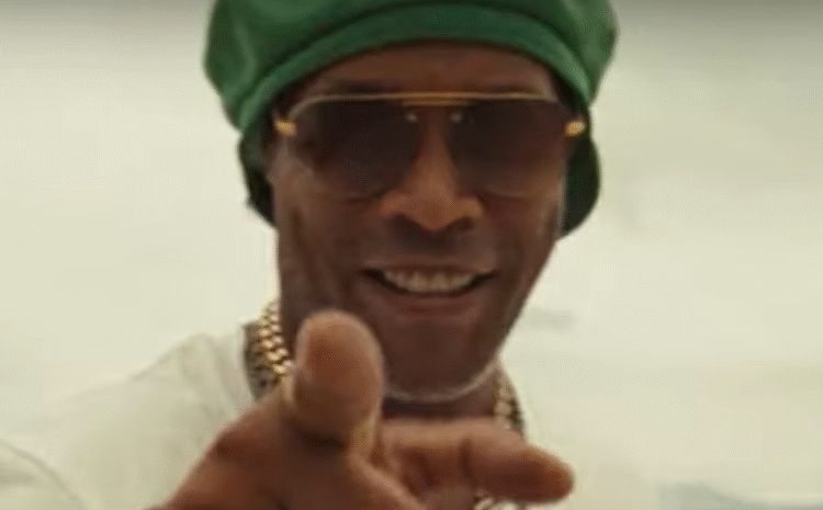 Ronaldinho da el salto a la música con su álbum Camisa 10 junto a Pitbull, Sean Paul y Juan Magán