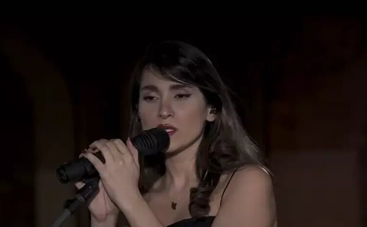 Indignación por la condena de 74 latigazos a la cantante Parastoo Ahmadi tras dar un concierto virtual sin velo