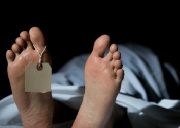 Tragedia en las alturas: muere trabajador tras caer de una torre mientras instalaba un aire acondicionado