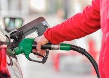 Gasolinas y gasoil suben de precio este viernes: así quedan los nuevos montos oficiales